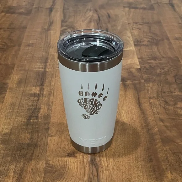 YETI Rambler 20 oz. Travel Mug - White - Banfe & Lake Louise (Canada) - Picture 2 of 6